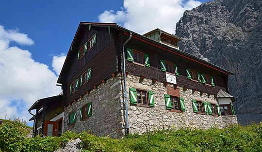 Anhalter Hütte (2042 m)