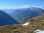 Die Flecknerhütte thront hoch über dem Passeiertal