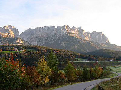 Rechts Ackerl- und Maukspitze