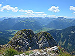 Blick über den Vilsalpsee zu den Allgäuer Alpen