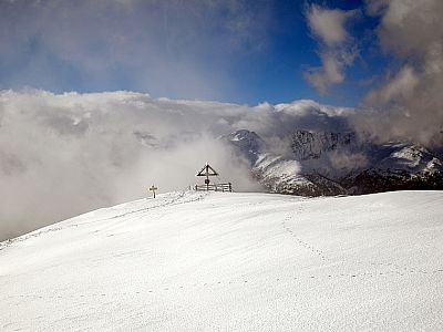 Das Gipfelkreuz des Teuerlnock steht etwas westlich der Aufstiegsroute