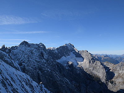 Schön ist hier der Jubiläumsgrat zu sehen
