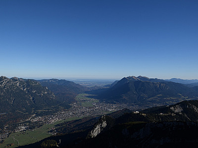 Schön ist im Nordosten  Garmisch-Partenkirchen zu sehen