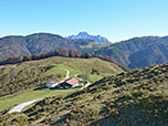 Blick zur Angerlalm und zu den Loferer Steinbergen