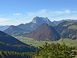Die Aussicht ist noch eine Spur besser als am Angerlkreuz