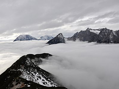 Die Gehrenspitze rechts von der Hohen Munde