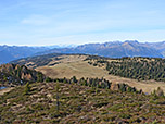 Blick hinunter zur Lüsner und Rodenecker Alm