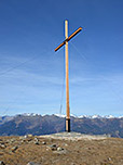 Das riesige Gipfelkreuz am Astjoch