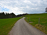 In sanfter Steigung geht es langsam bergauf