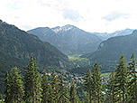Blick über Oberammergau zur Notkarspitze