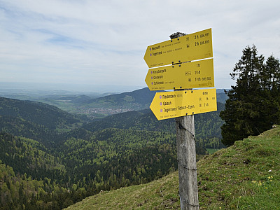 Für den Abstieg wählen wir den Weg nach Norden ...