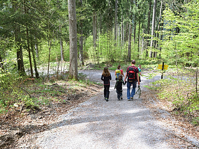 Hier biegen wir links ab, ...