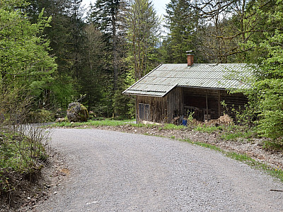 Wir folgen weiter der breiten Straße ...