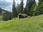 Dabei kommen wir an einer kleinen Hütte vorbei