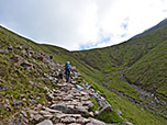 Wir wandern in das Tal des Allt Na n-Urchaire, auch Red Burn genannt, hinein