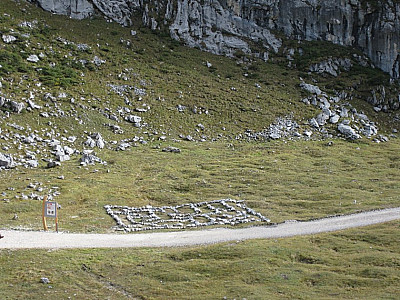 Steinlabyrinth am Bergerlebnisweg.