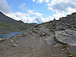 Links taucht nun der See Bjørnbøltjønne auf