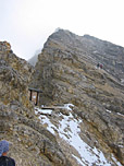Notbiwak unterhalb des Gipfels: die Birkkarhütte