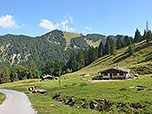 ...und passieren die Raineralm