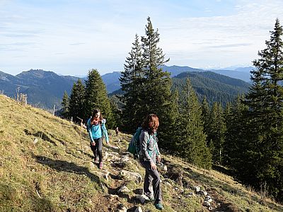... und verläuft fast eben weiter zum Gipfel.