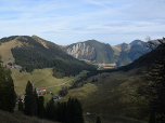 Der Ausblick nach Osten zur Brecherspitz, Jägerkamp und Spitzingsee