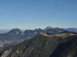 Markant sticht der Wendelstein im Osten hervor