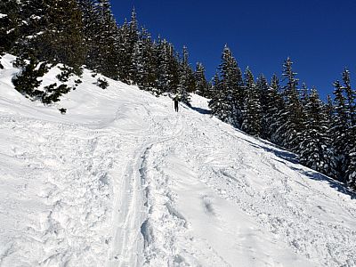 Anschließend schwenken wir nach Nordosten und erreichen... 