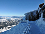 Im Norden umrunden wir die Ostlerhütte