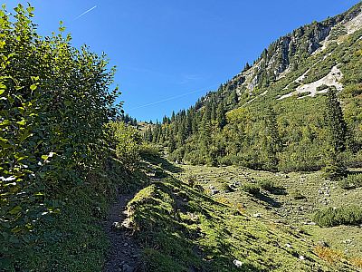 Auf der Seite des Karkopfs durchwandern wir das Hochtal