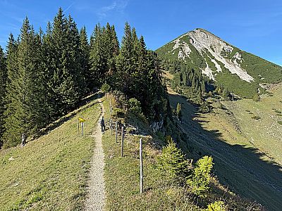 Am Sattel vor dem Geigelstein biegen wir rechts ab...