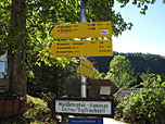 Wegweiser in Birkenstein beim Wanderparkplatz