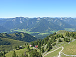 ...über die Hubertushütte zu den Bergen am Spitzingsee....