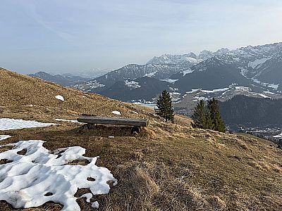 Panoramabankerl über dem Kaiserwinkl