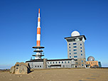 Sendeturm mit Brockenhotel und Brockenhaus