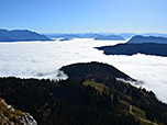 Der Ausblick reicht bis zu den Hohen Tauern