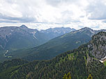 Blick zur Kreuzspitze und zu den Geierköpfen