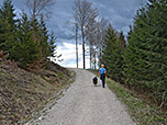 Wir treffen auf einen Querweg, ...