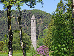 Der 33 Meter hohe Turm aus dem 11. Jahrhundert 