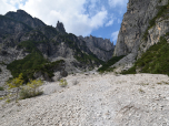 Wir steigen weiter zum Campanile di Val Montanaia auf