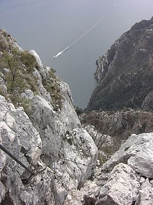Tiefblick zum Gardasee