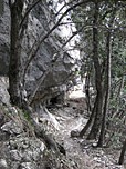 Vorbei an Felsen...