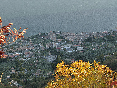 Gargnano liegt bereits im Schatten