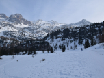 Auf einer kleinen Kuppe ist die Zufallhütte bereits zu sehen