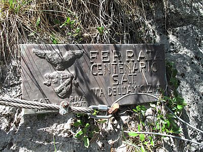 ...erreichen wir die Via dell'Amicizia