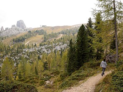 Auch die Gipfelstation des Sesselliftes können wir sehen