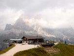 Das Rifugio Scoiattoli an der Gipfelstation des Sesselliftes