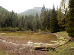 Vorbei an dem kleinen Lago Bain de Dones ... 