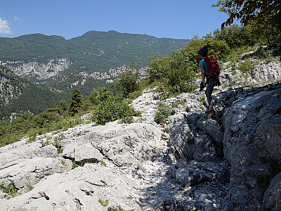 Über Gehgelände erreichen wir...