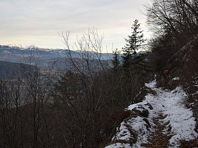 Am Hang entlang spazieren wir Richtung Süden