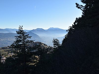 Etwas südlicher der Blick nach Trient und auf den Becco di Filadonna